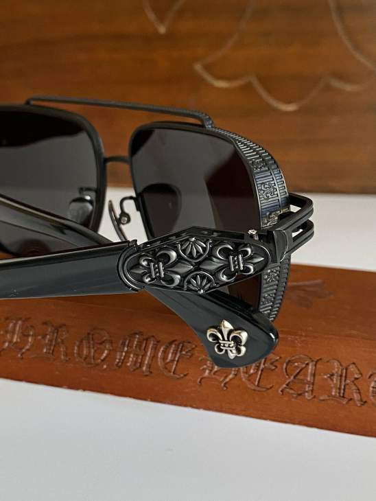 Picture of Chrome Hearts Sunglasses _SKUfw73376676fw